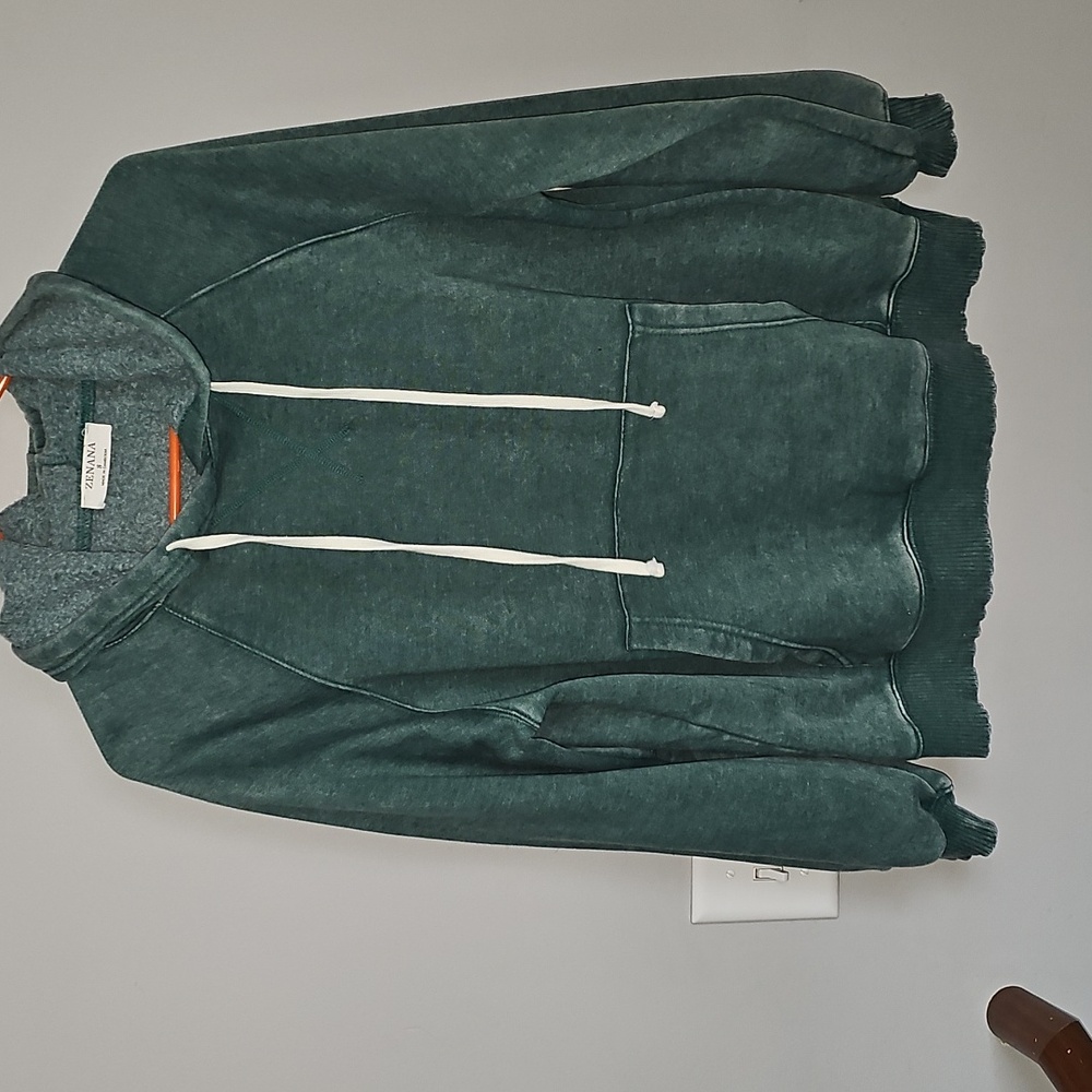 Zenana Womens green Hoodie!!! Mineral washed Small. Like New Condition!!